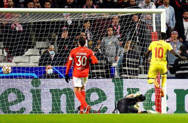 爱游戏全站雨果43险胜梁靖昆将与王楚钦争冠